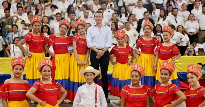 El presidente Daniel Noboa oficializó la incorporación de 2.785 profesores / Foto: cortesía Presidencia