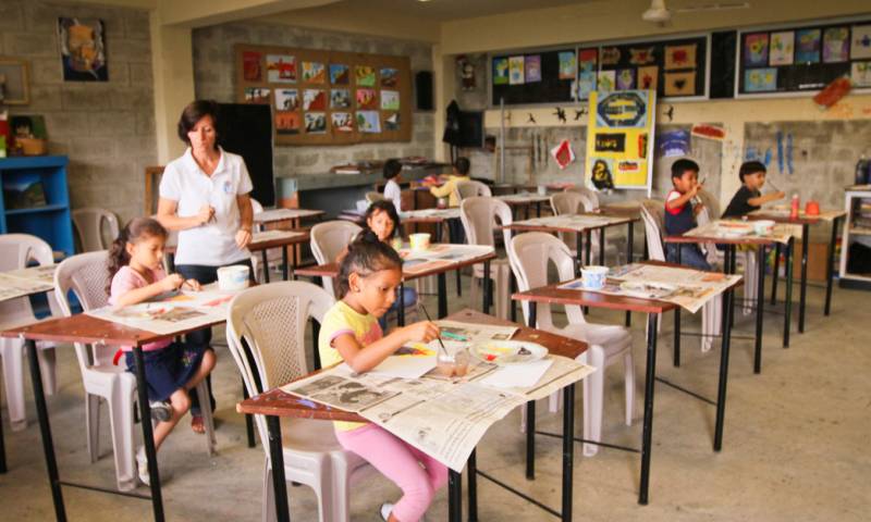 En el video aparecen varios niños mientras una mujer les grita y les agrede. / Foto: Shuttestock