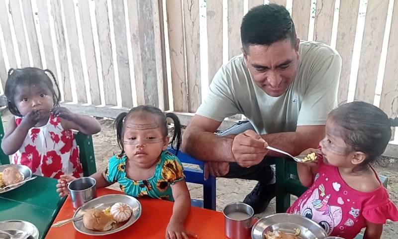Personal del MIES verificaron la alimentación que reciben los niños/ Foto: Cortesía MIES