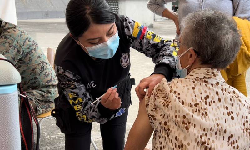 Ecuador y Colombia reabren la frontera con acto de vacunación contra covid-19 - Foto cortesía Ministerio de Salud