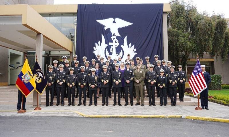 Este tipo de encuentros técnicos forma parte de la cooperación bilateral sostenida entre Ecuador y Estados Unidos / Foto: cortesía Armada del Ecuador