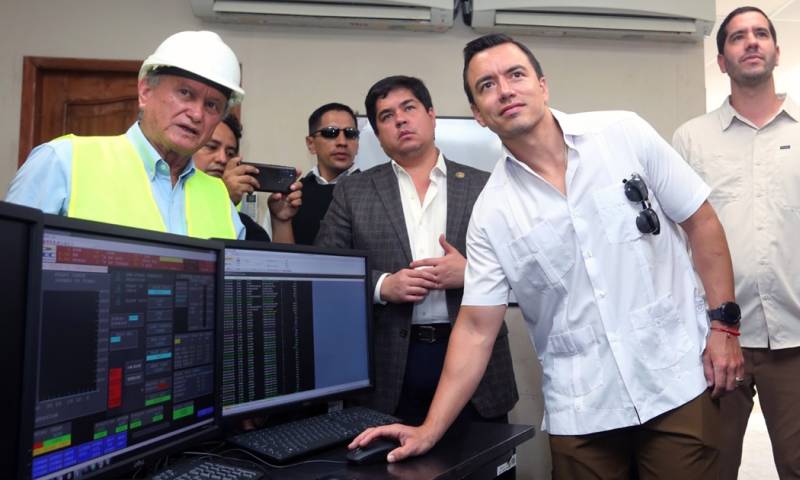 El presidente Daniel Noboa estuvo ayer en la central térmica Doctor Enrique García / Foto: cortesía Presidente