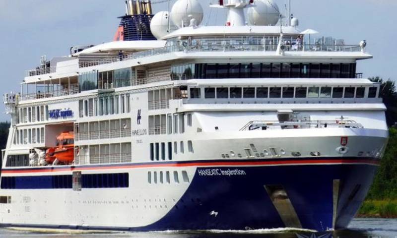 El naviero alemán Hanseatic Inspiration llegó a Manta con 147 pasajeros y 68 tripulantes / Foto: cortesía