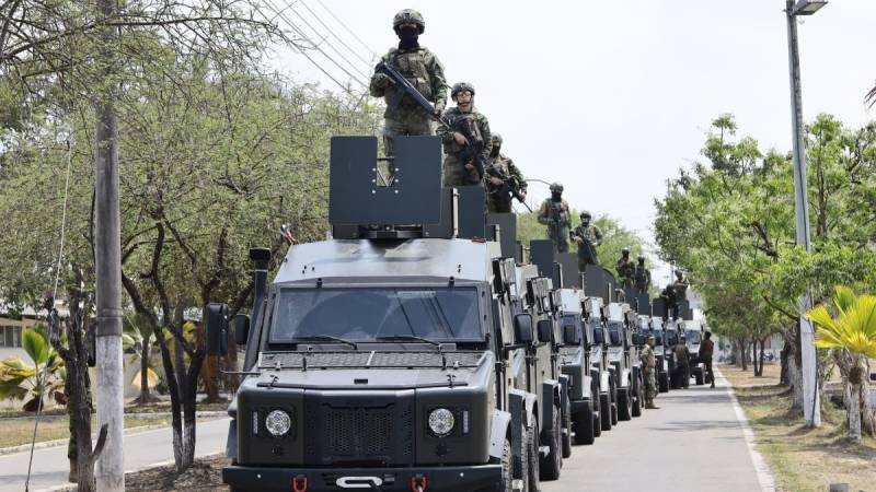 50 vehículos blindados recorren las calles de El Oro / Foto: cortesía Presidencia