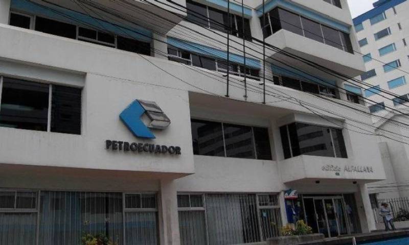Las dos mayores empresas estatales son otro ejemplo. Petroecuador y Petroamazonas, según dijo el presidente Lenín Moreno, en abril, pasarán a ser una para optimizar sus funciones y ahorrar costos. Foto: Expreso