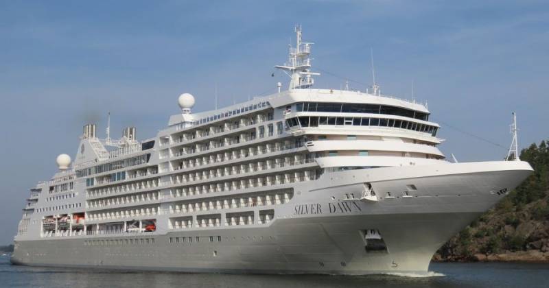 El crucero Silver Dawn fue el primero en llegar este año a Manta / Foto: cortesía Cámara Marítima de Ecuador