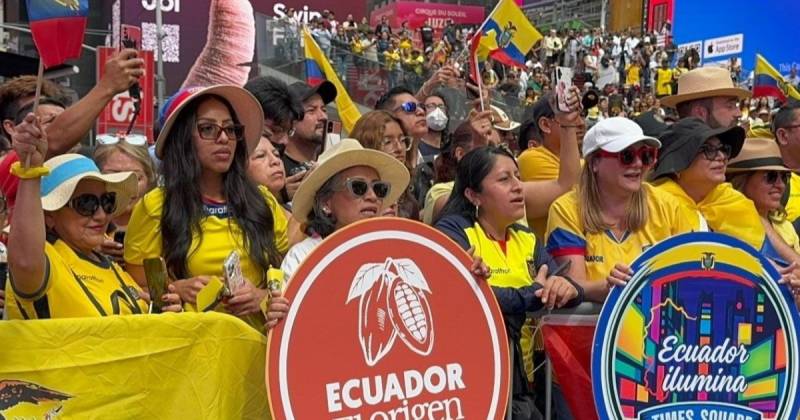 5 mil personas se congregaron en Times Square / Foto: cortesía Cancillería