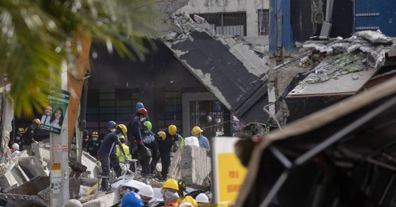 El techo de la discoteca Jet Set se desplomó cuando en el local había una fiesta amenizada por el popular merenguero Rubby Pérez / Foto: EFE