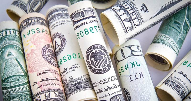 La divisa estadounidense tuvo una caída y cerró el día con una caída de $15,05 pesos respecto a la jornada anterior (-0.38%)./ Foto: Shutterstock