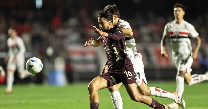 El delantero colombiano Jeison Medina anotó el gol del triunfo de Liga / Foto: EFE