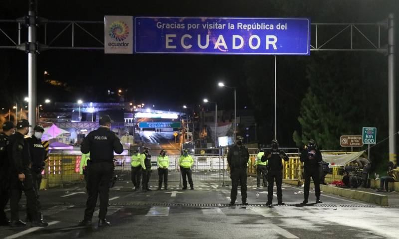 Andinos aprueban libre circulación de autos privados para incentivar turismo / Foto: EFE