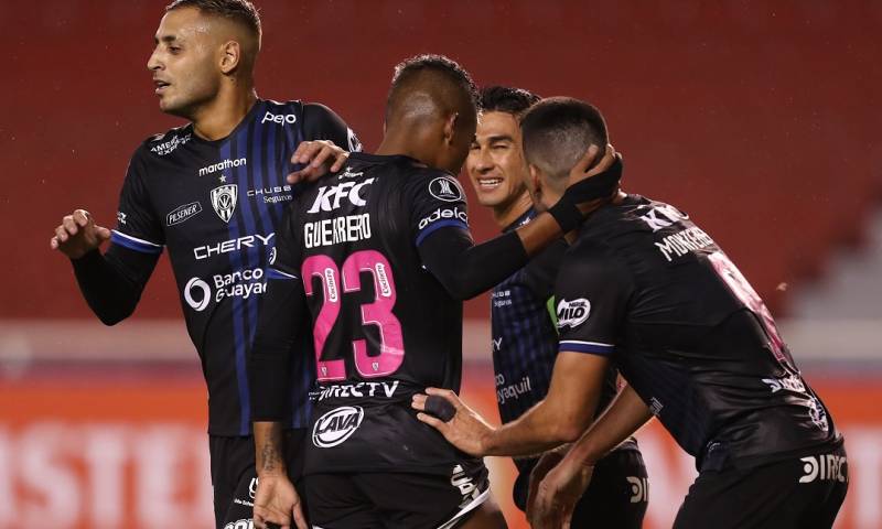 Independiente superó al Aucas y es el puntero del campeonato / Foto: EFE