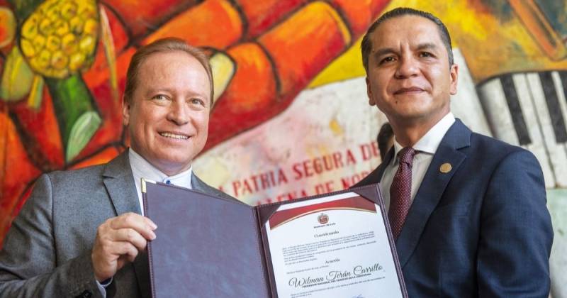 Franco Quezada (izquierda) fue electo alcalde de Loja en 2023 / Foto: cortesía Municipio de Loja