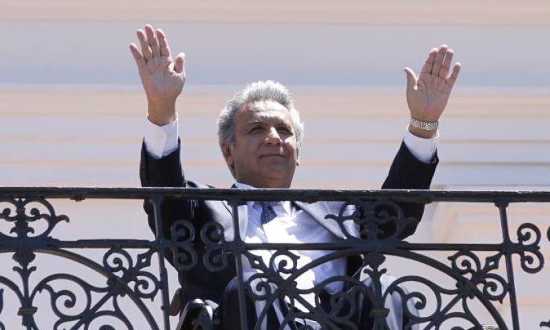 Imagen del presidente de Ecuador, Lenín Moreno, durante el cambio de guardia de los lunes en el Palacio de Carondelet. En su mensaje semanal, Moreno rechazó las muertes ocurridas durante los enfrentamientos entre simpatizantes opositores y grupos armados que respaldan el gobierno del presidente Nicolás Maduro. Foto: El Universo