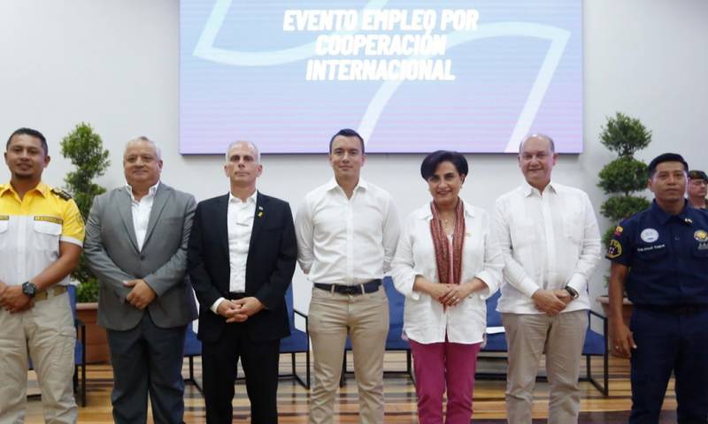 El presidente Daniel Noboa y la canciller Gabriela Sommerfeld participaron en el acto / Foto: cortesía Cancillería