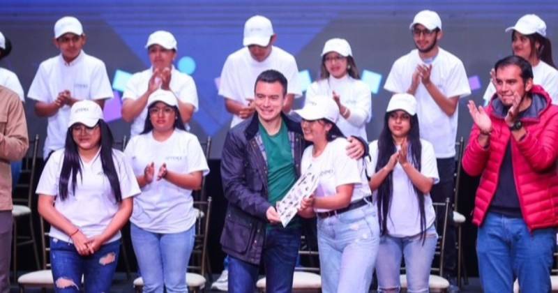 El presidente Daniel Noboa inauguró el programa en Cuenca / Foto: cortesía Presidencia